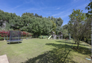 5 bedroom Expansive garden
