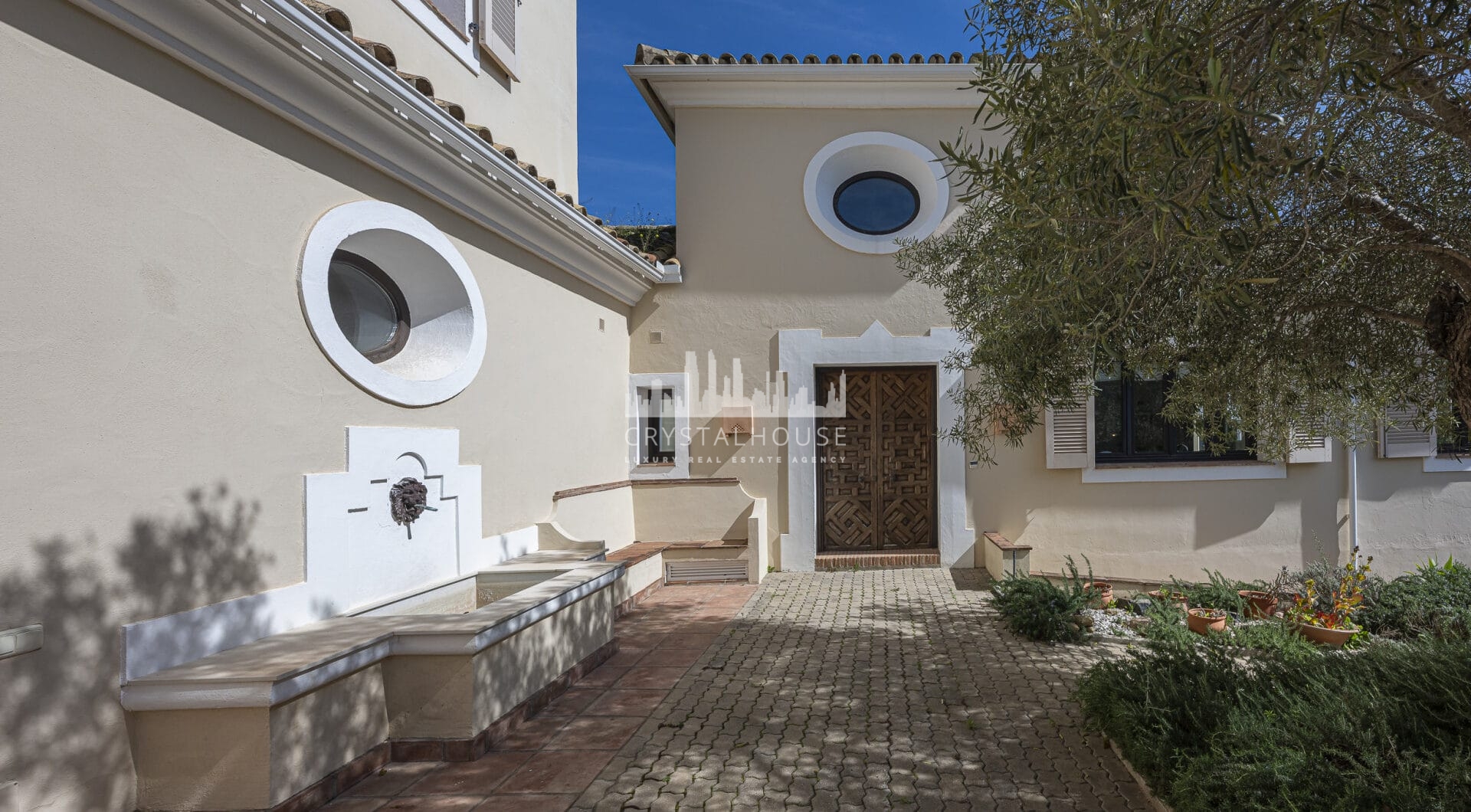 5 bedroom Expansive garden