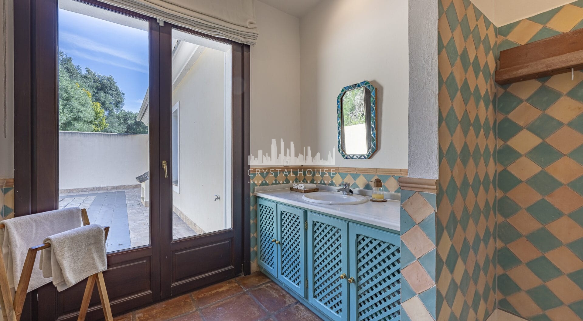 5 bedroom Expansive garden