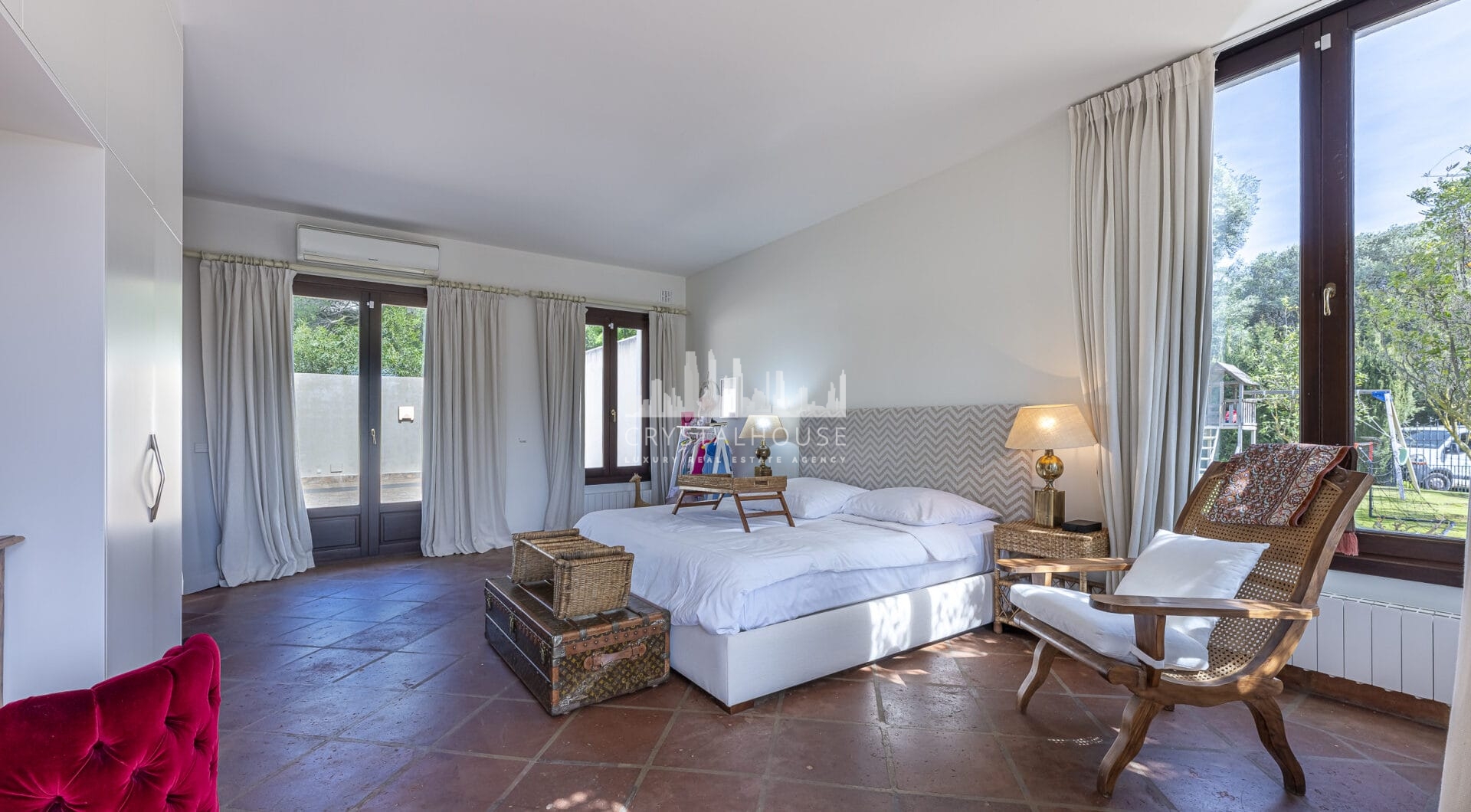 5 bedroom Expansive garden