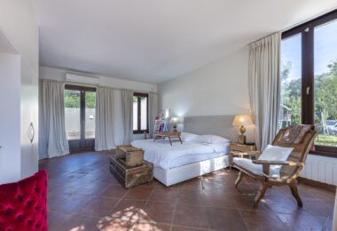 5 bedroom Expansive garden