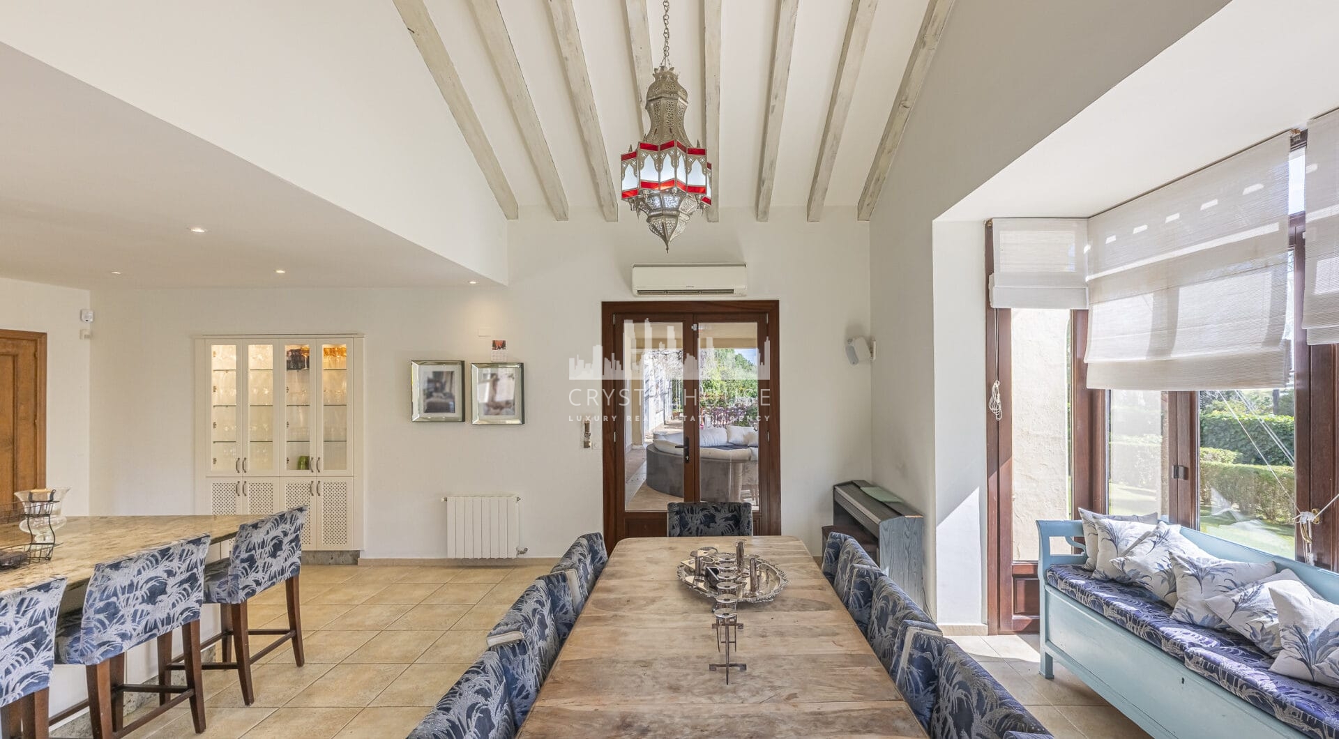 5 bedroom Expansive garden