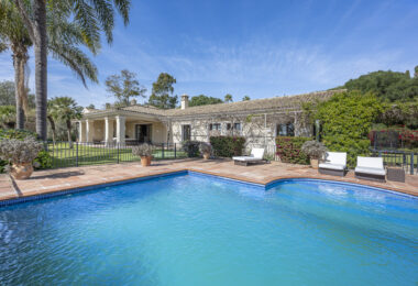 5 bedroom Expansive garden