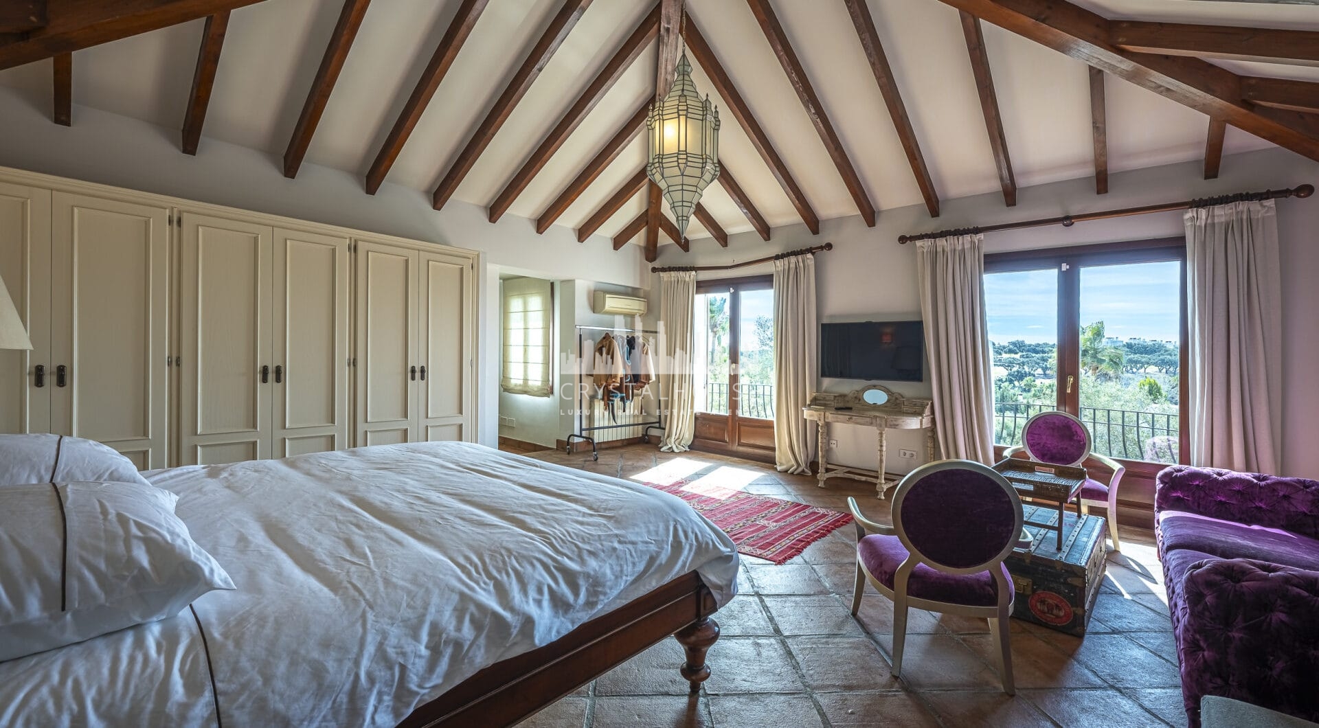 5 bedroom Expansive garden