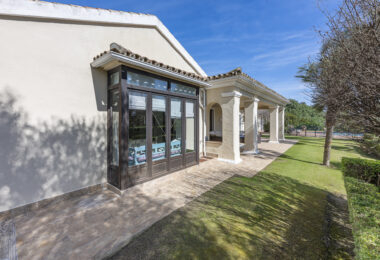 5 bedroom Expansive garden