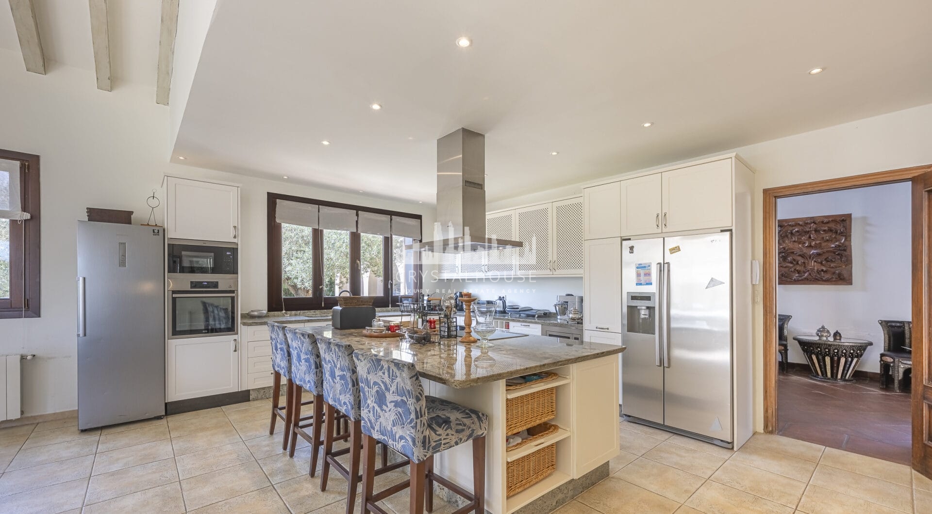 5 bedroom Expansive garden