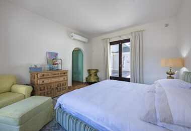 5 bedroom Expansive garden