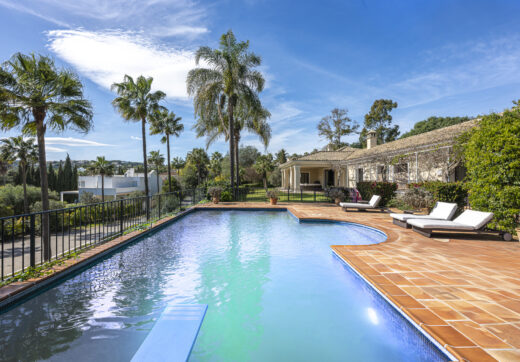 5 bedroom Expansive garden
