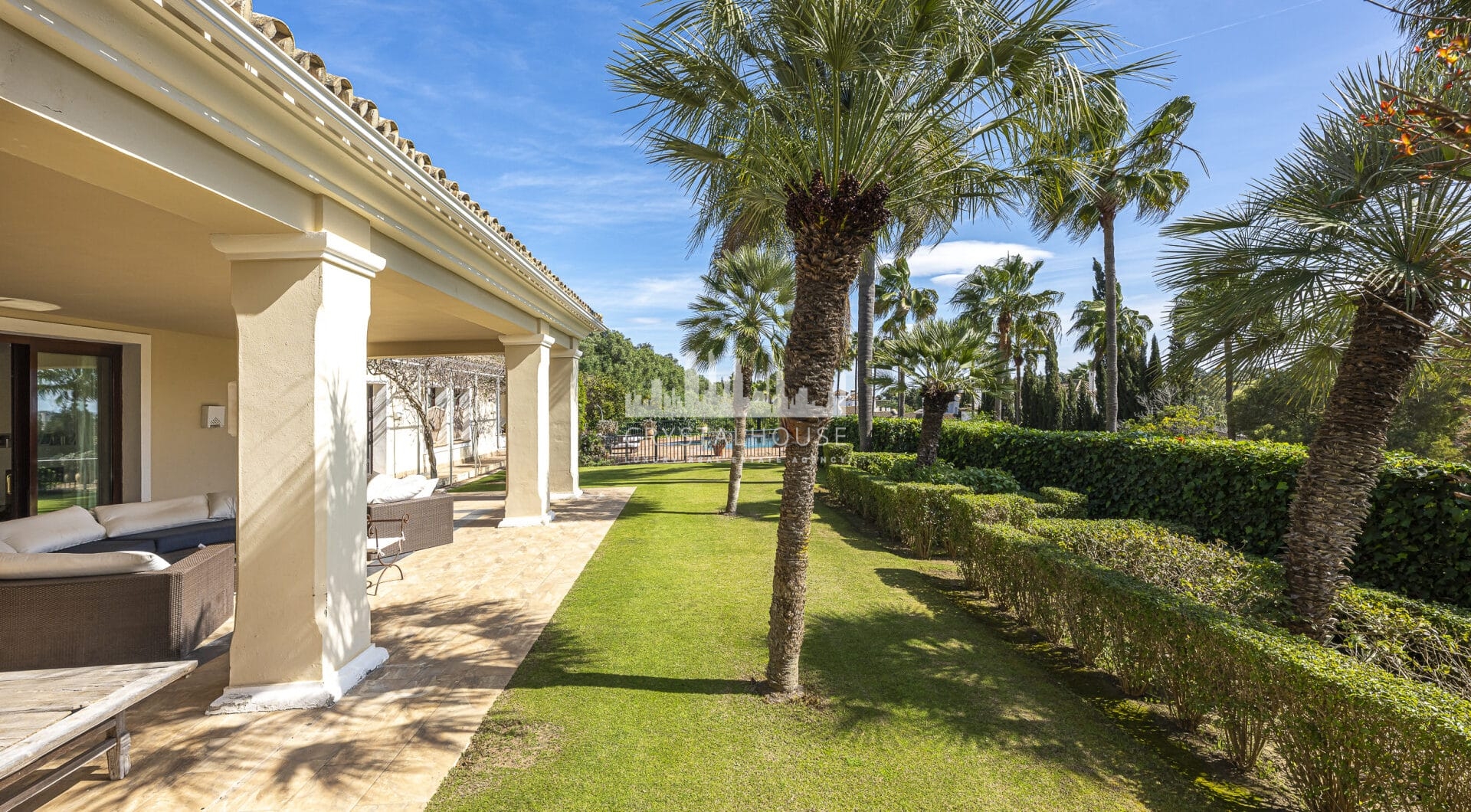 5 bedroom Expansive garden