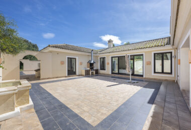 5 bedroom Expansive garden