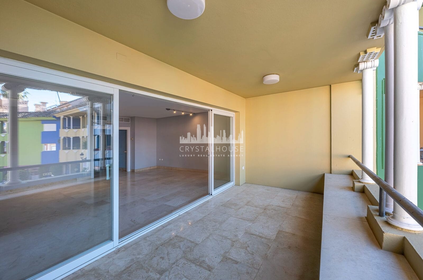 *Charming Marina Apartment with Stunning Sea Views in Sotogrande Port*