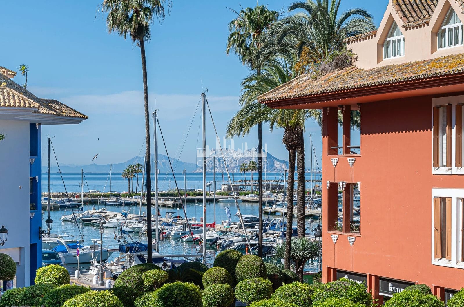 *Charming Marina Apartment with Stunning Sea Views in Sotogrande Port*