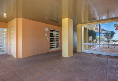 *Charming Marina Apartment with Stunning Sea Views in Sotogrande Port*