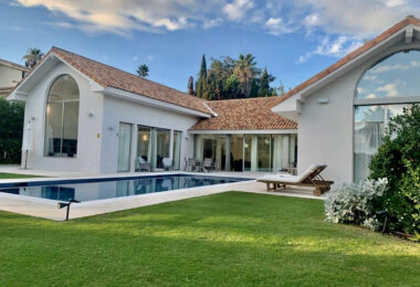 Stunning 5-Bedroom Villa on Valderrama Golf Course – Sotogrande
