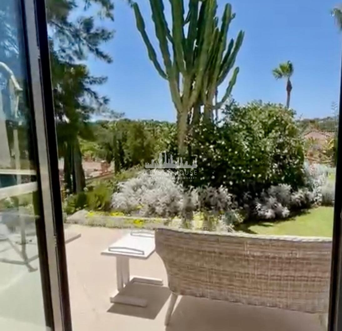 Stunning 5-Bedroom Villa on Valderrama Golf Course – Sotogrande