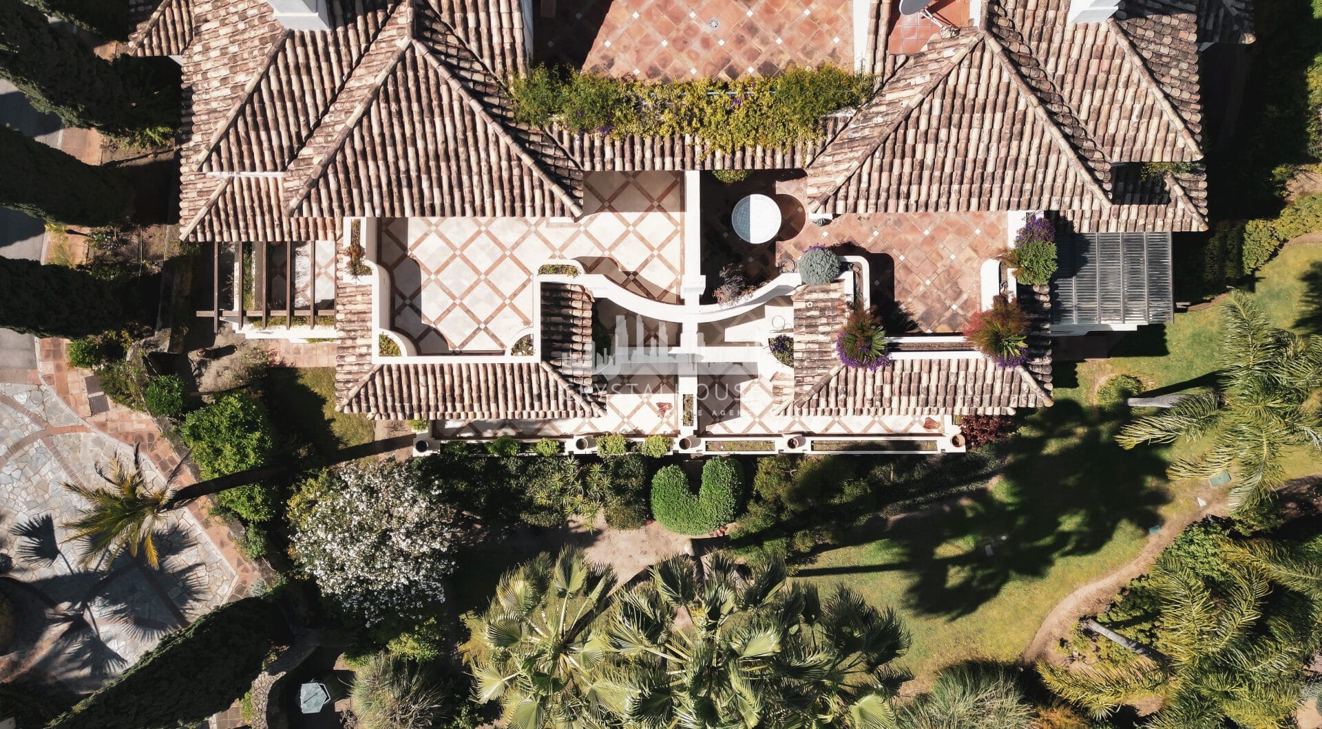 Luxury Penthouse with Panoramic Golf and sea Views in Las Alamandas