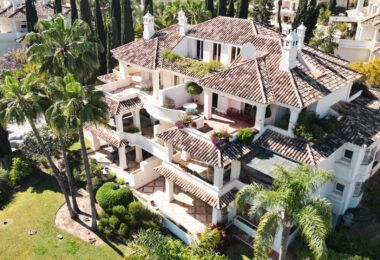 Luxury Penthouse with Panoramic Golf and sea Views in Las Alamandas