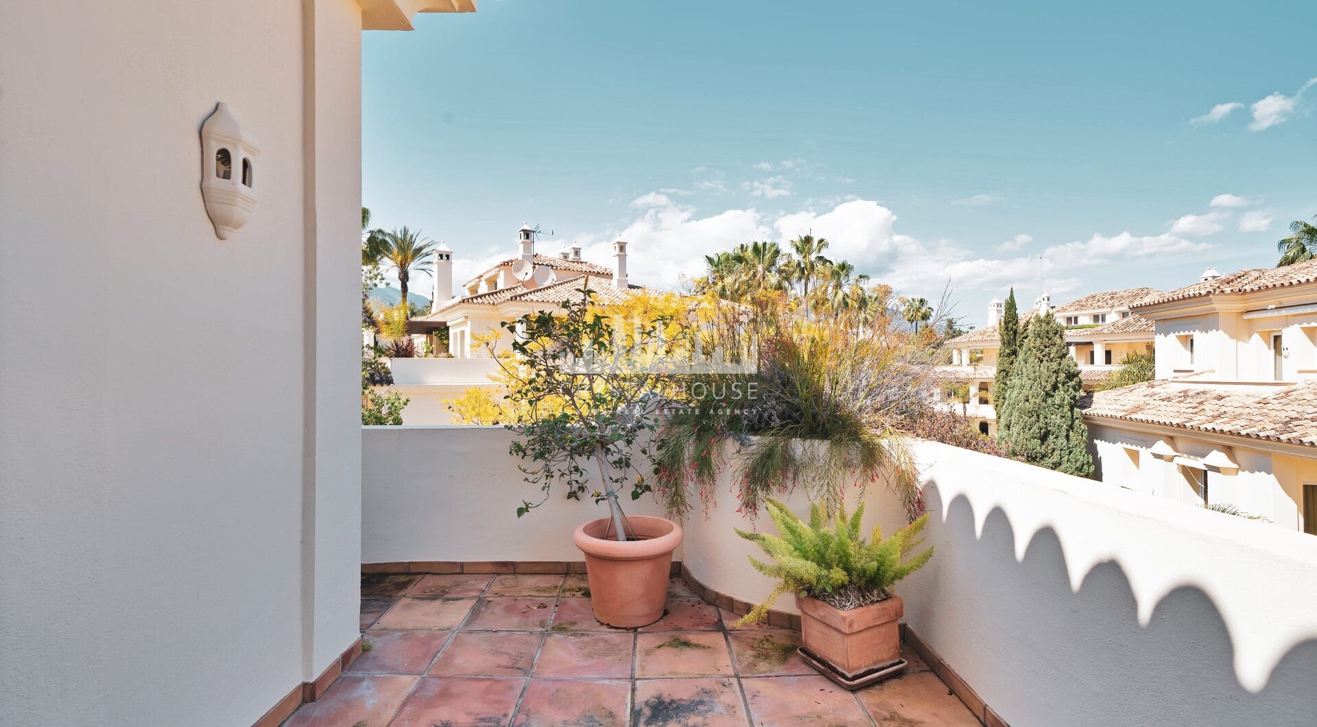 Luxury Penthouse with Panoramic Golf and sea Views in Las Alamandas
