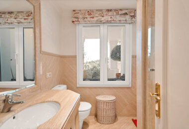 Luxury Penthouse with Panoramic Golf and sea Views in Las Alamandas