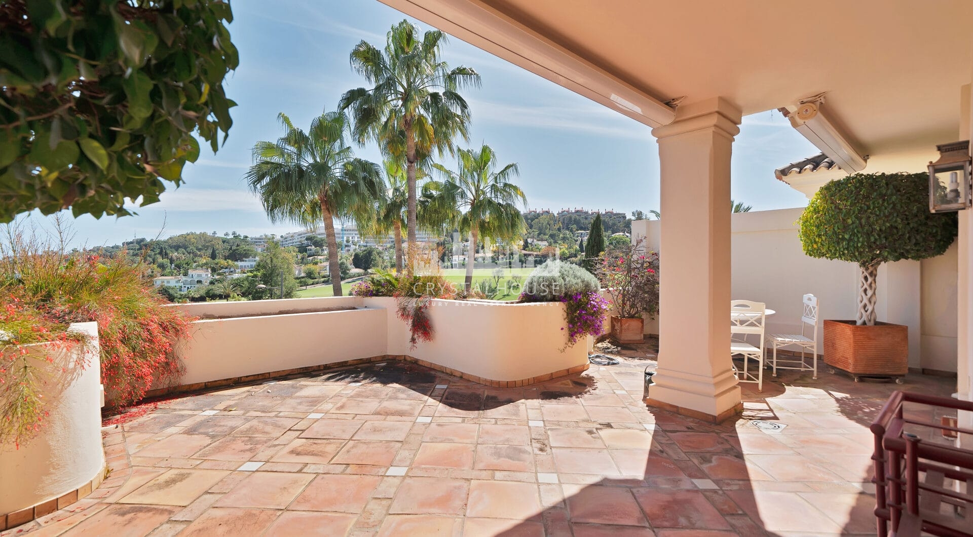 Luxury Penthouse with Panoramic Golf and sea Views in Las Alamandas