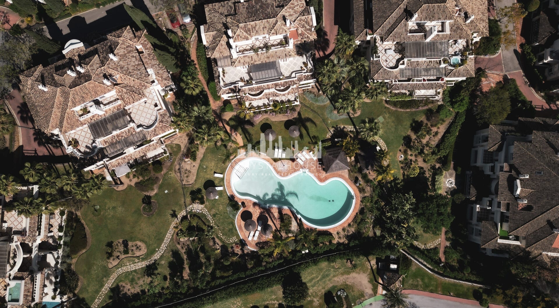 Luxury Penthouse with Panoramic Golf and sea Views in Las Alamandas