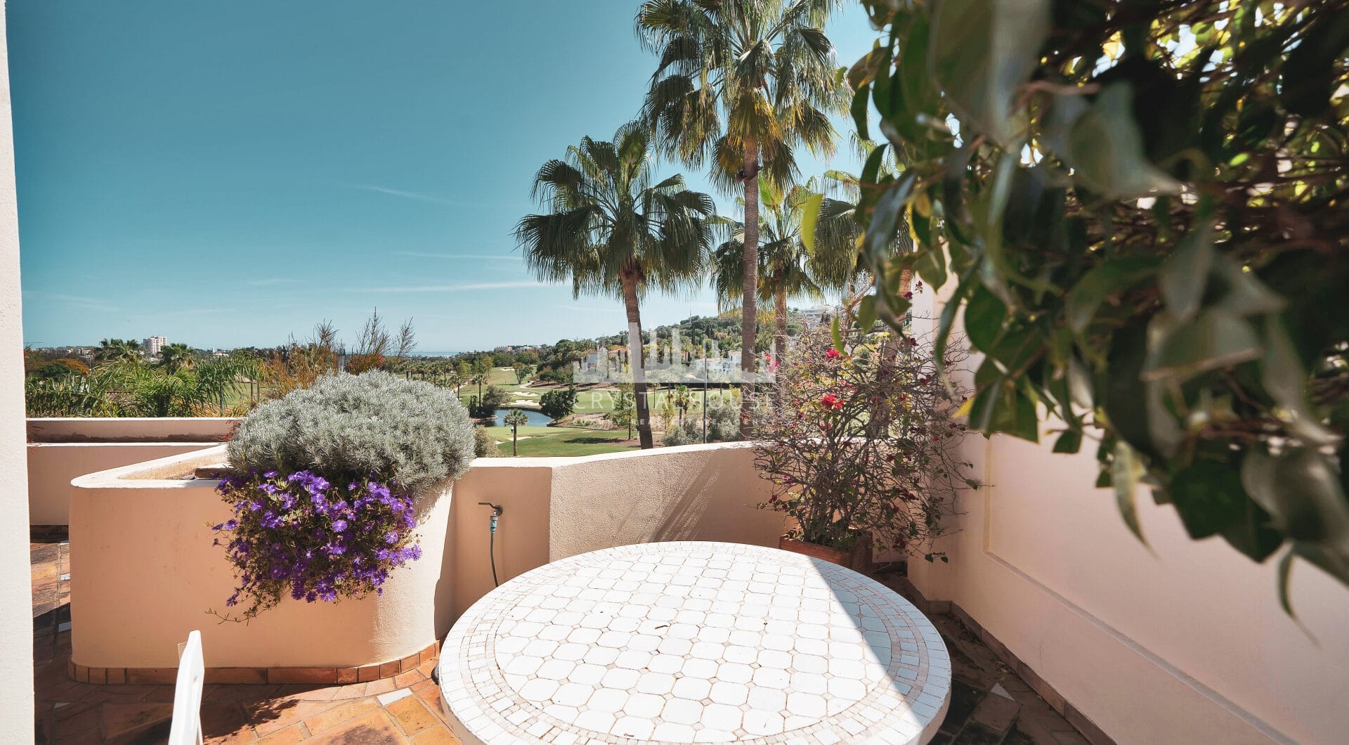 Luxury Penthouse with Panoramic Golf and sea Views in Las Alamandas