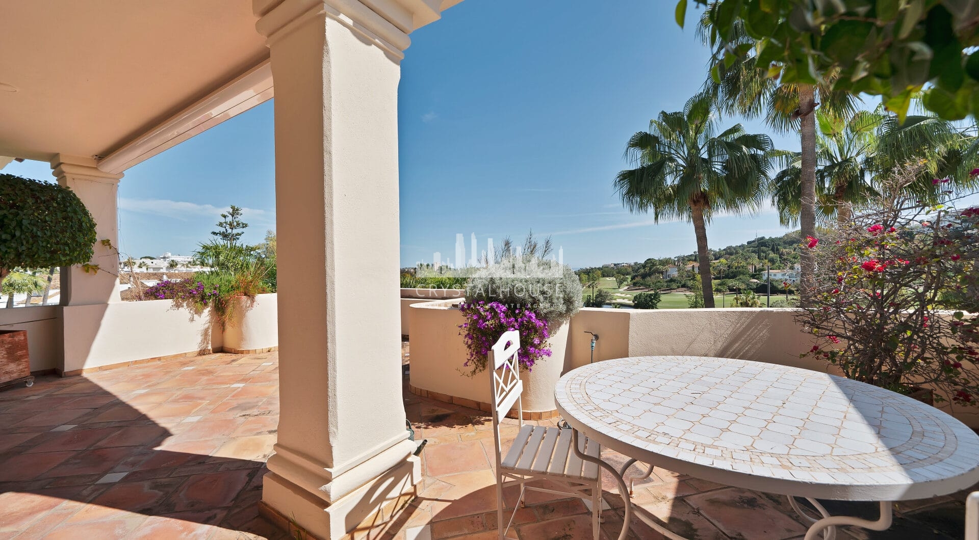 Luxury Penthouse with Panoramic Golf and sea Views in Las Alamandas