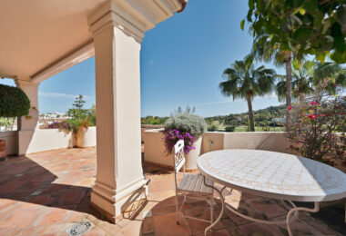 Luxury Penthouse with Panoramic Golf and sea Views in Las Alamandas