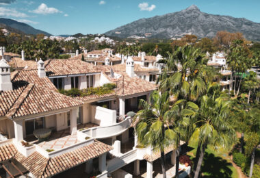 Luxury Penthouse with Panoramic Golf and sea Views in Las Alamandas