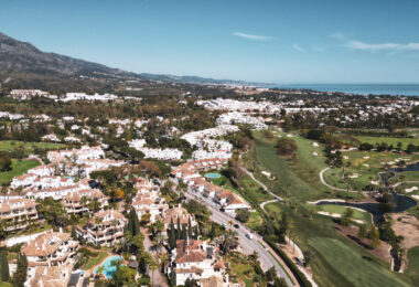 Luxury Penthouse with Panoramic Golf and sea Views in Las Alamandas
