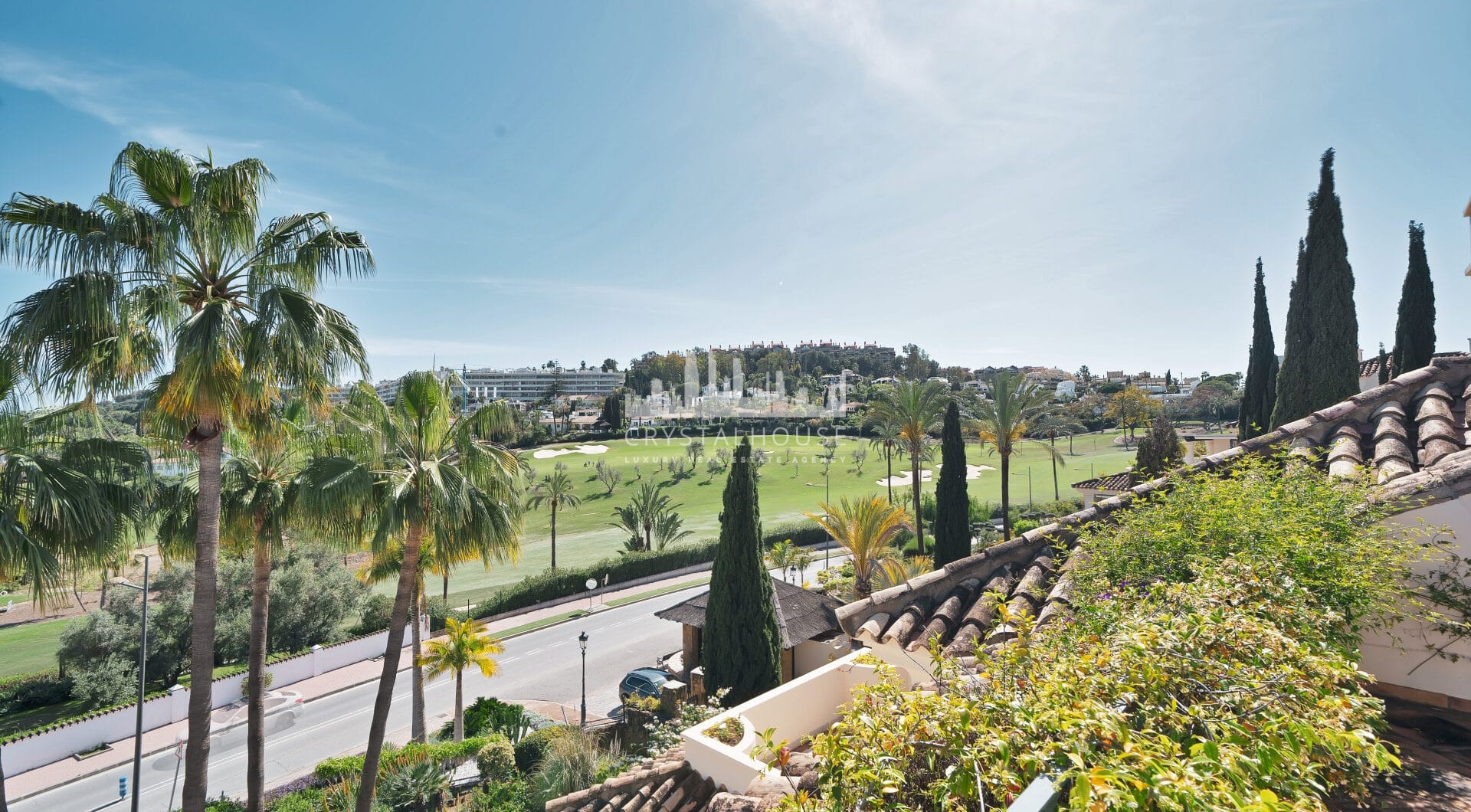 Luxury Penthouse with Panoramic Golf and sea Views in Las Alamandas