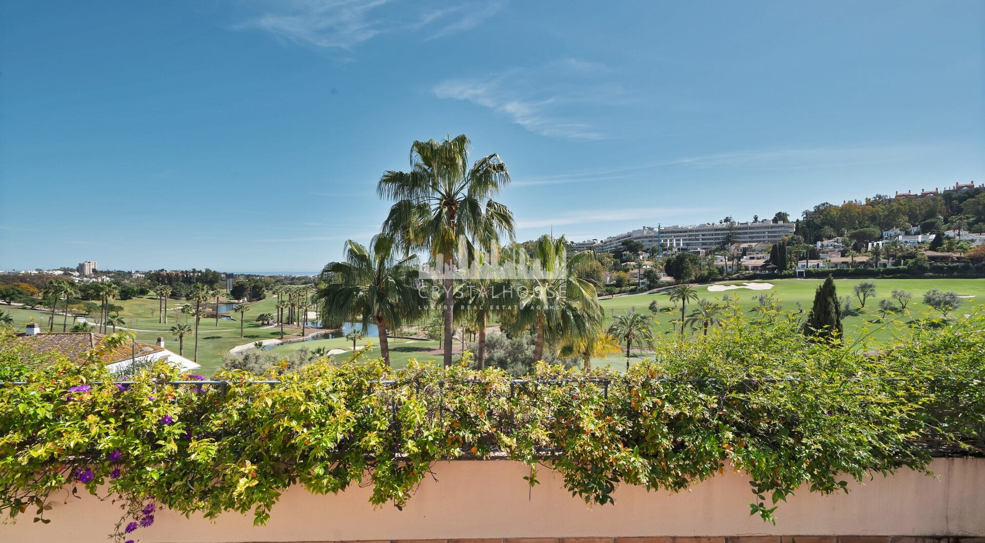 Luxury Penthouse with Panoramic Golf and sea Views in Las Alamandas