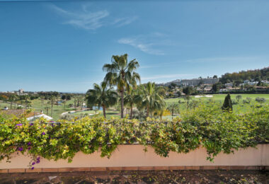 Luxury Penthouse with Panoramic Golf and sea Views in Las Alamandas