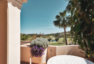 Luxury Penthouse with Panoramic Golf and sea Views in Las Alamandas