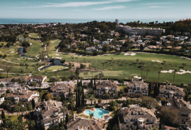 Luxury Penthouse with Panoramic Golf and sea Views in Las Alamandas