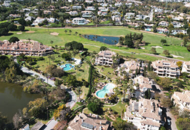 Luxury Penthouse with Panoramic Golf and sea Views in Las Alamandas