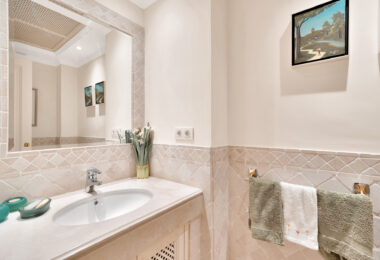 Luxury Penthouse with Panoramic Golf and sea Views in Las Alamandas