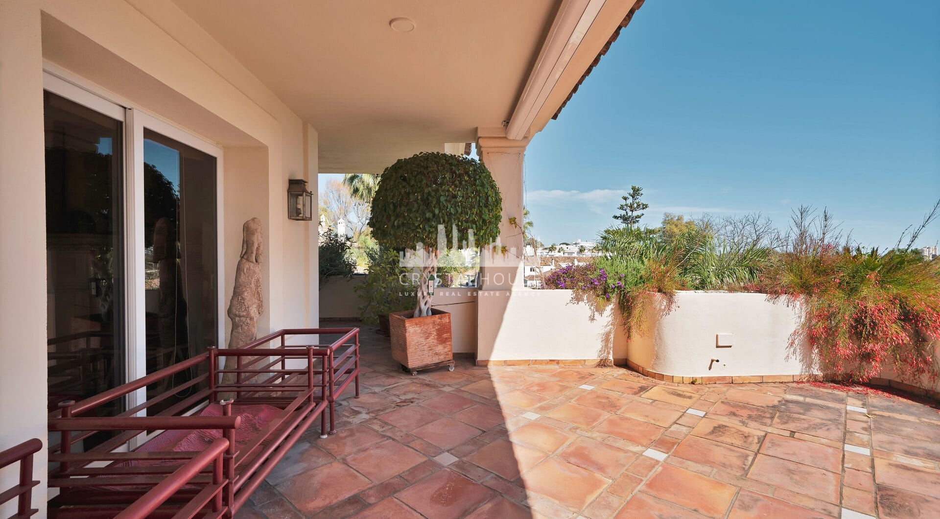 Luxury Penthouse with Panoramic Golf and sea Views in Las Alamandas