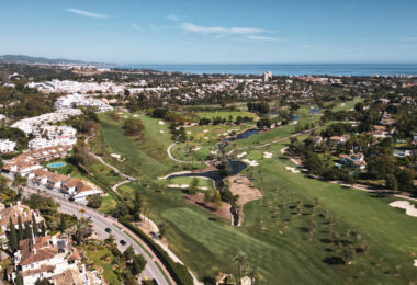 Luxury Penthouse with Panoramic Golf and sea Views in Las Alamandas