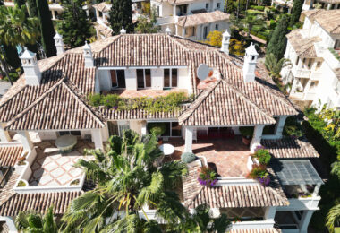 Luxury Penthouse with Panoramic Golf and sea Views in Las Alamandas