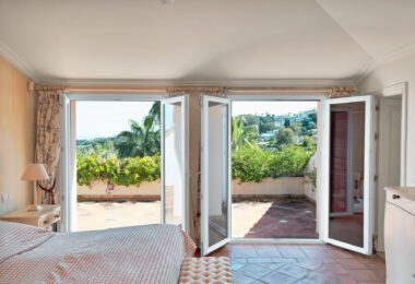 Luxury Penthouse with Panoramic Golf and sea Views in Las Alamandas