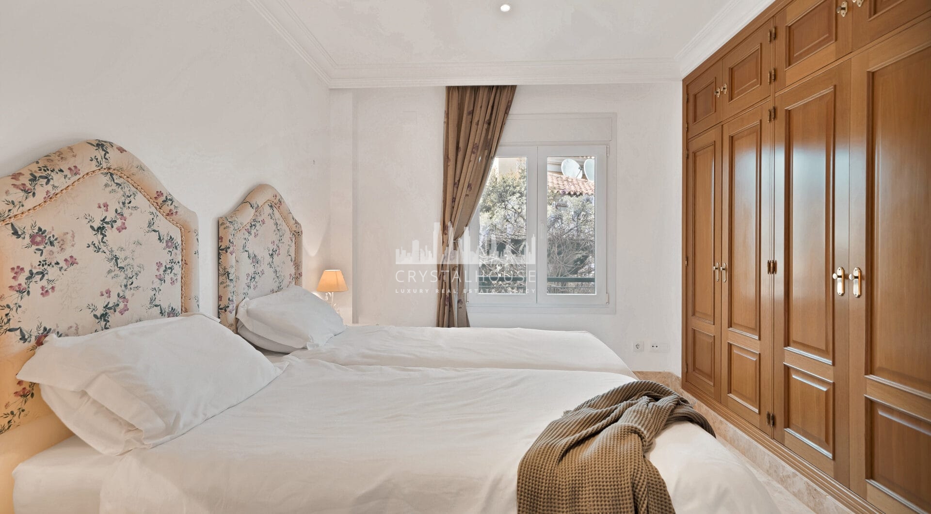 Elegant Semi-Detached Home in Santa Clara Golf – Sea Views, Private Garden &amp; Year-Round Terrace