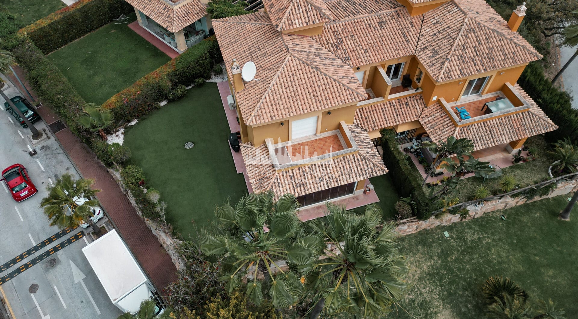 Elegant Semi-Detached Home in Santa Clara Golf – Sea Views, Private Garden &amp; Year-Round Terrace