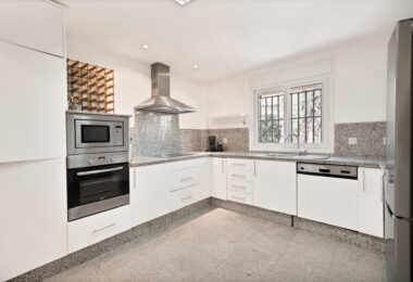 Elegant Semi-Detached Home in Santa Clara Golf – Sea Views, Private Garden &amp; Year-Round Terrace