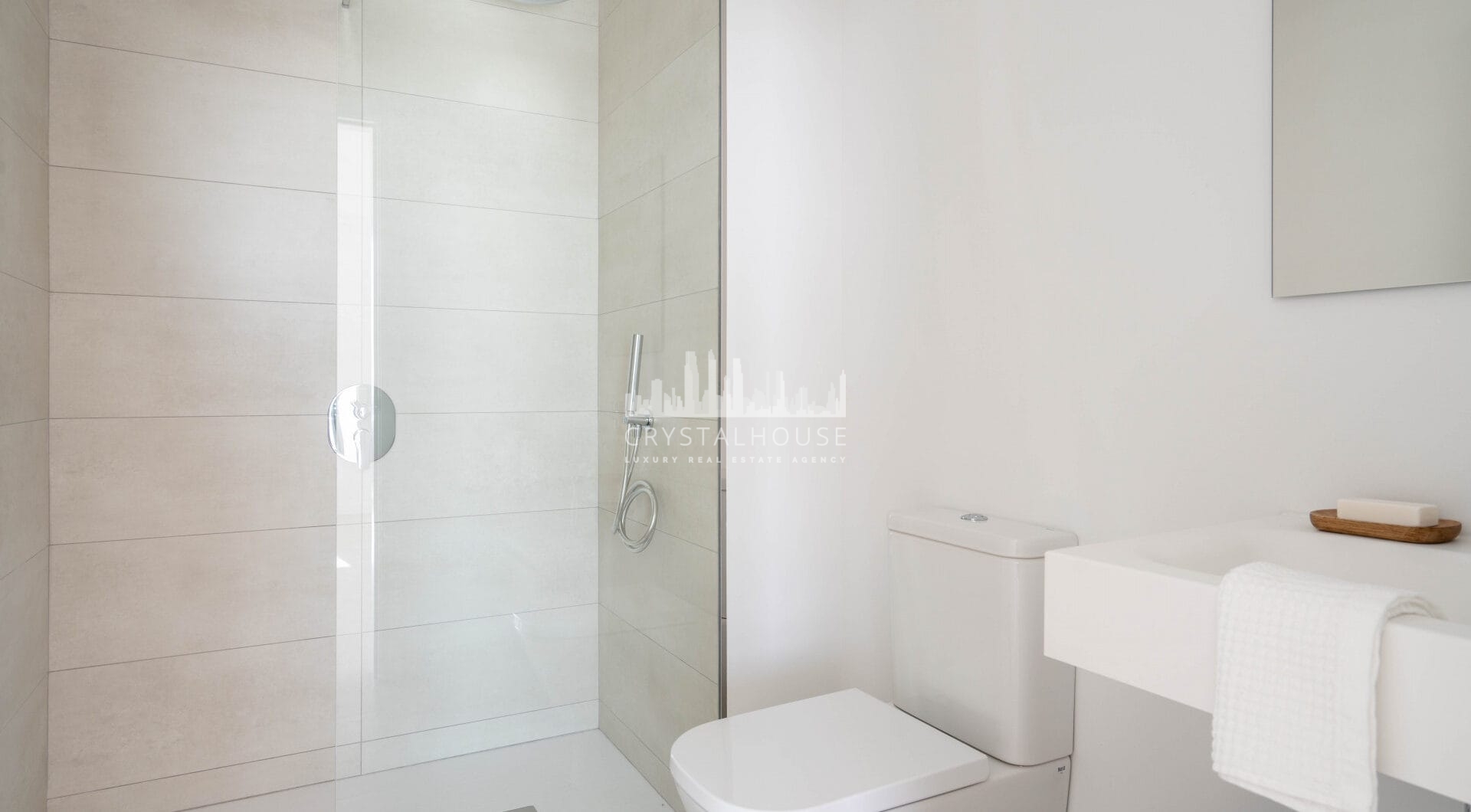 Discover the perfect blend of luxury and convenience with this brand-new corner apartment in the highly sought-after Higueron West.