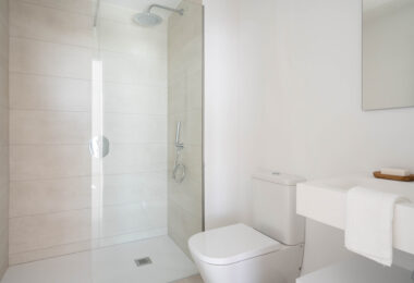 Discover the perfect blend of luxury and convenience with this brand-new corner apartment in the highly sought-after Higueron West.