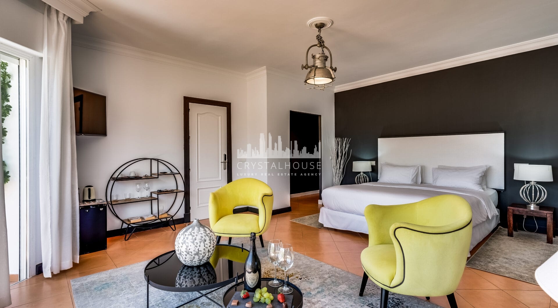 Amazing property with panoramic views!