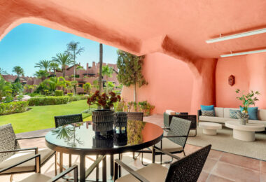 Amazing South facing 3 bedroom and 3-bathroom ground floor apartment