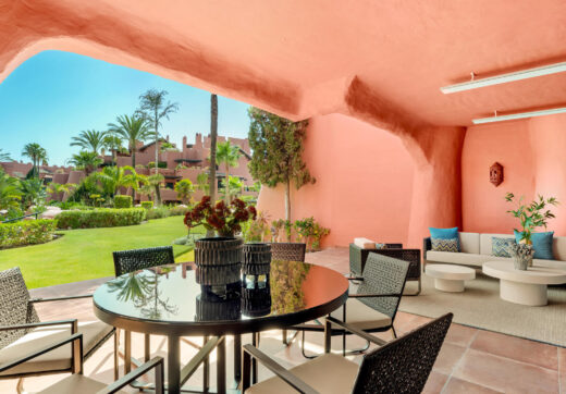 Amazing South facing 3 bedroom and 3-bathroom ground floor apartment