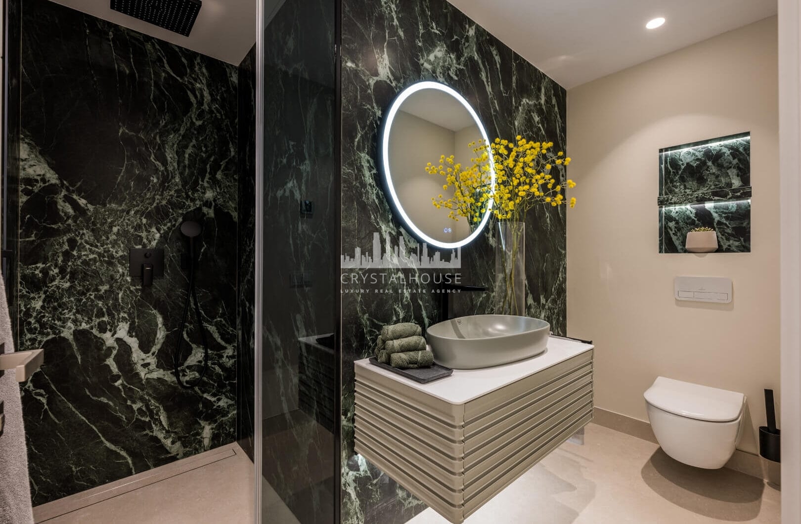 Amazing South facing 3 bedroom and 3-bathroom ground floor apartment